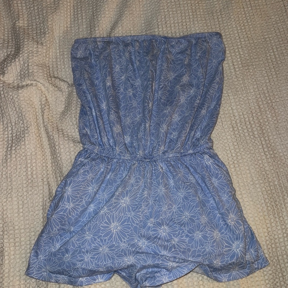 Sleeveless romper with pockets